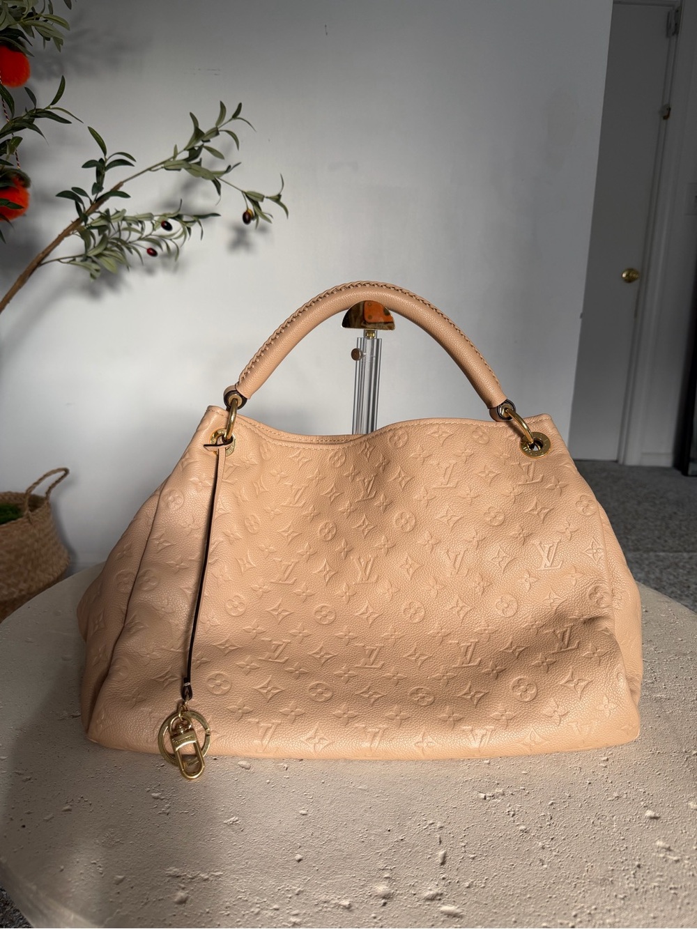 Louis Vuitton Monogram Artsy MM Tote Bag